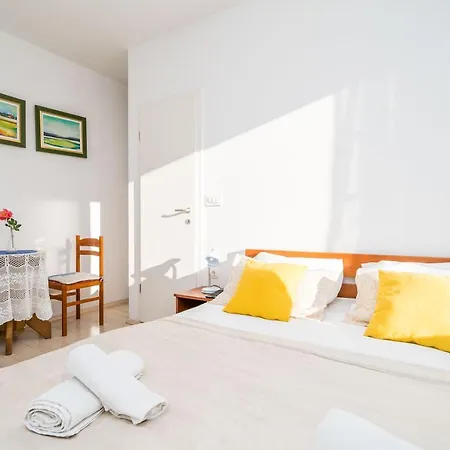 Deluxe With A Terrace View At Old Gate Penzion Dubrovník