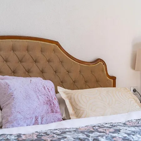 Deluxe With A Terrace View At Old Gate *