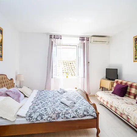 Penzion Deluxe With A Terrace View At Old Gate 3*