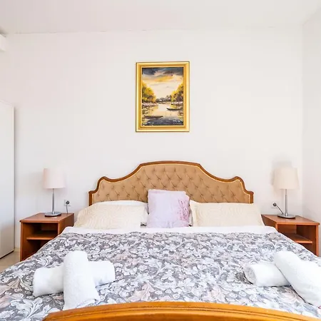 Deluxe With A Terrace View At Old Gate Dubrovník