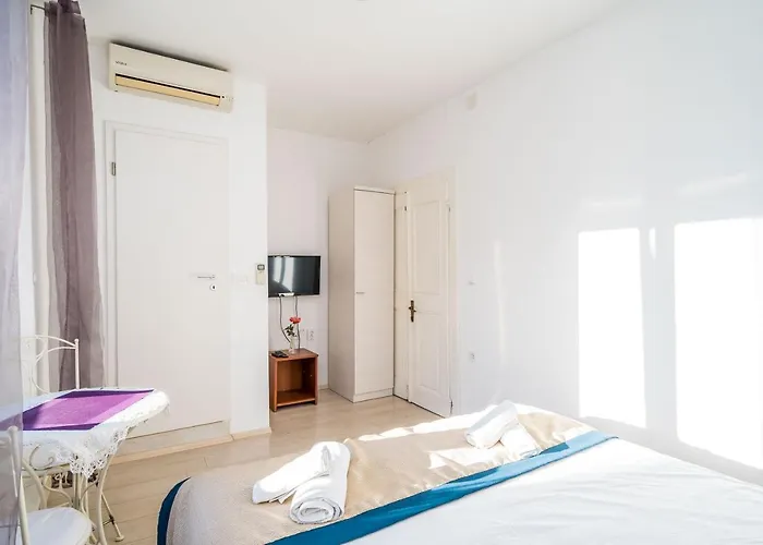 Deluxe With A Terrace View At Old Gate Guest house Dubrovnik