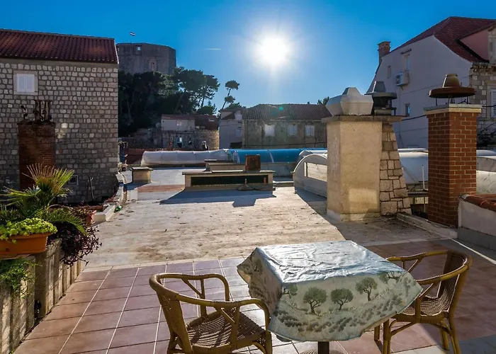 Deluxe With A Terrace View At Old Gate Guest house 3*