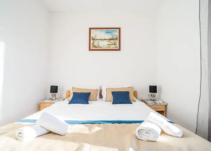 Deluxe With A Terrace View At Old Gate Guest house 3*