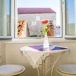 Deluxe With A Terrace View At Old Gate 게스트하우스