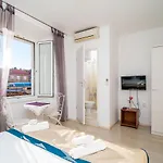 Deluxe With A Terrace View At Old Gate